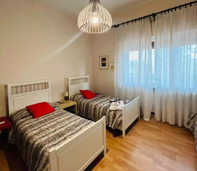 ベッドアンドブレックファースト Bed&breakfast Benedetta