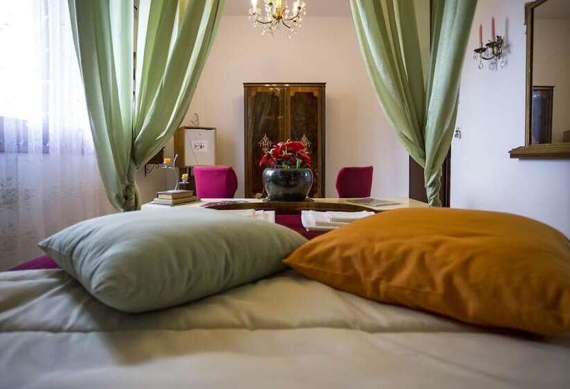 بنسيون The Villa Of Artists