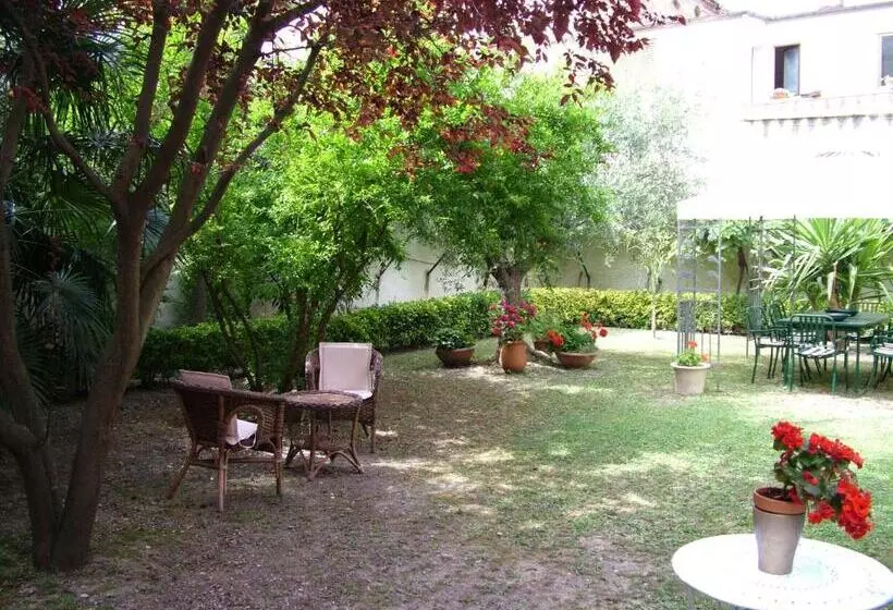 Aamiaismajoitus (B&B) Arco Di San Francesco