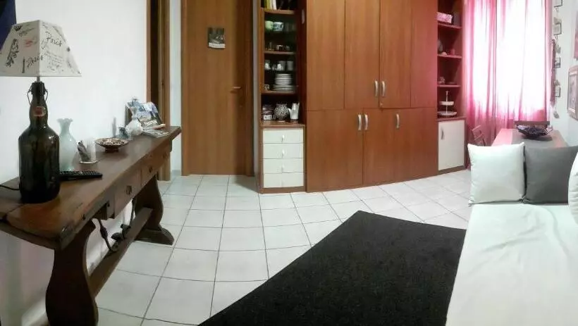 تختخواب و صبحانه Casa Dell Artista 1