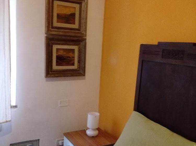 تختخواب و صبحانه Casa Ivanka