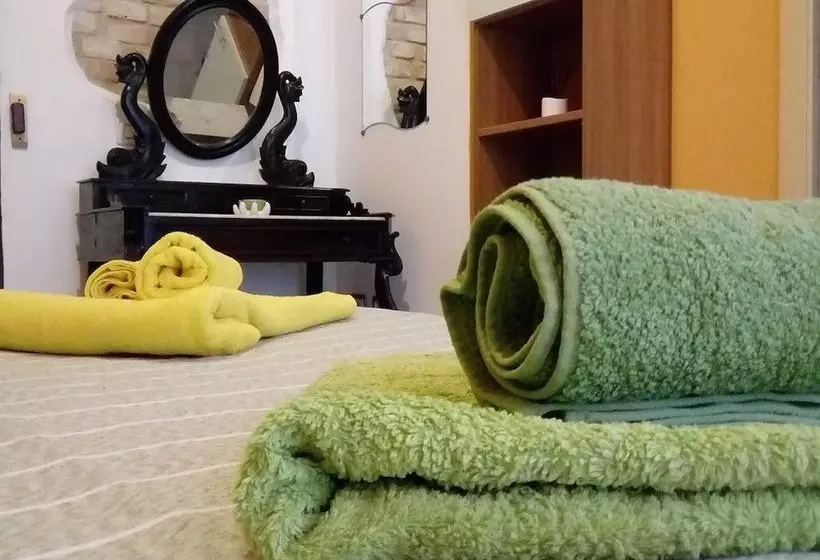 تختخواب و صبحانه Casa Ivanka