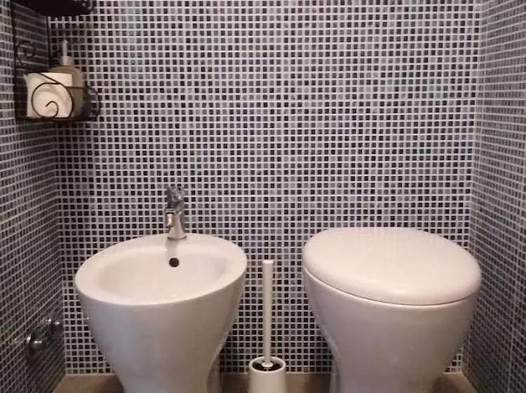 تختخواب و صبحانه Casa Ivanka