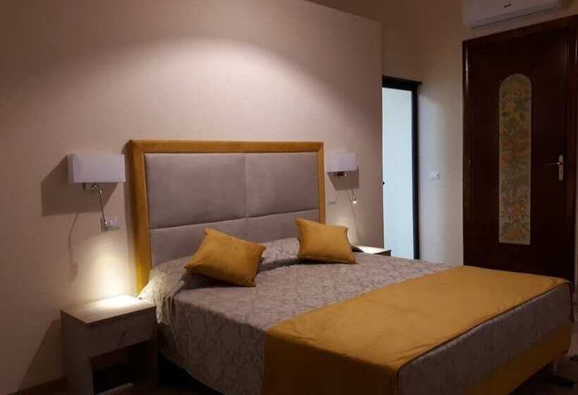 تختخواب و صبحانه Dimora Charleston Lecce Parcheggio Privato In Loco Gratis