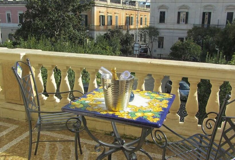 تختخواب و صبحانه Dimora Charleston Lecce Parcheggio Privato In Loco Gratis