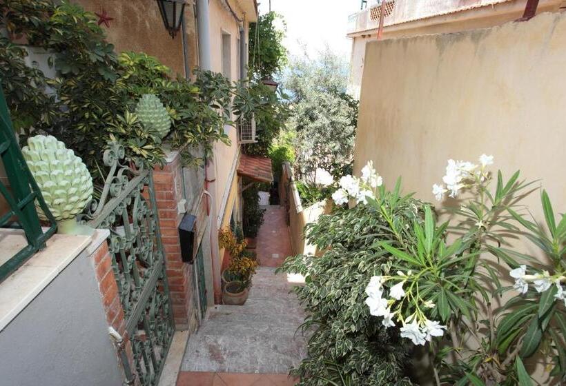 ベッドアンドブレックファースト La Guardiola Di Angela E Nino