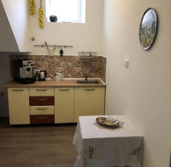 ベッドアンドブレックファースト La Guardiola Di Angela E Nino