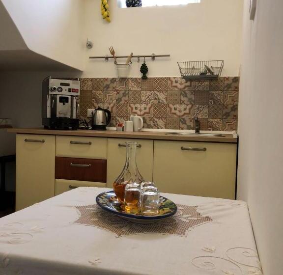 ベッドアンドブレックファースト La Guardiola Di Angela E Nino