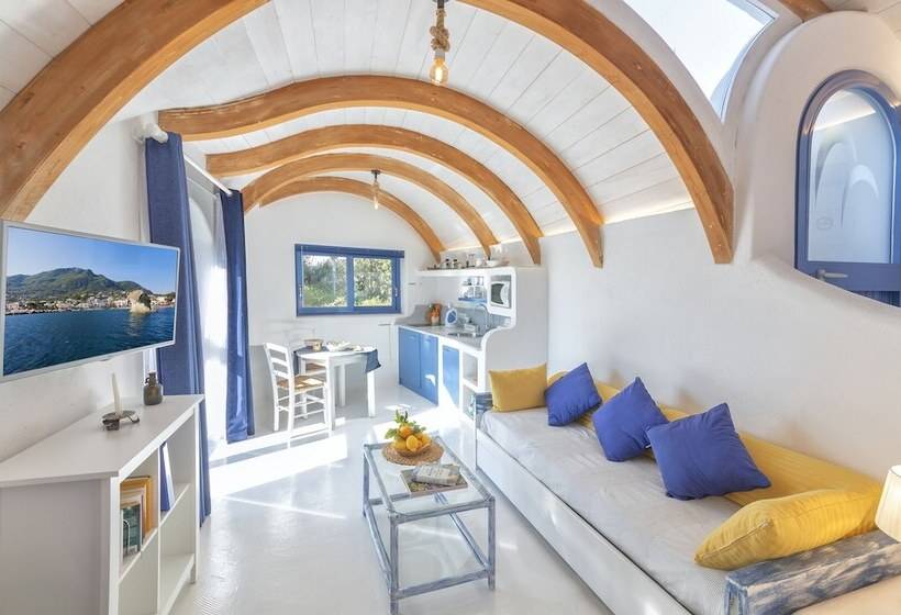 تختخواب و صبحانه Ravino Secret Retreat