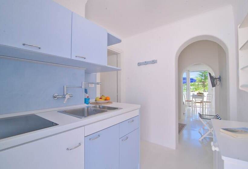 تختخواب و صبحانه Ravino Secret Retreat