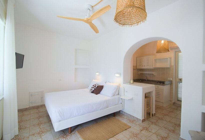 تختخواب و صبحانه Ravino Secret Retreat