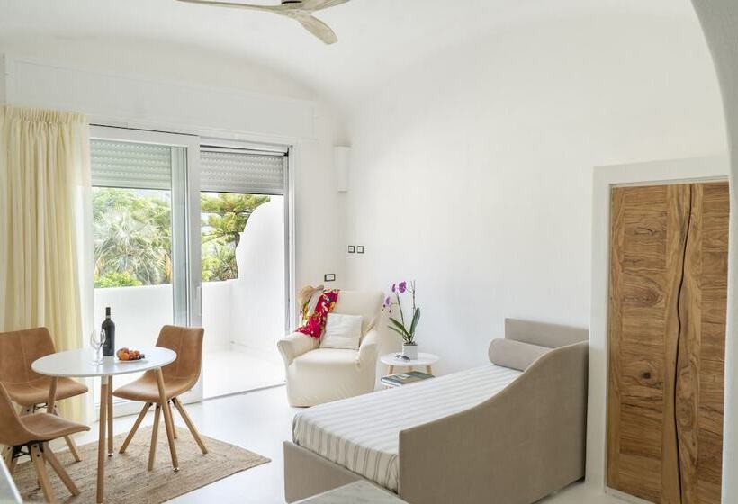 تختخواب و صبحانه Ravino Secret Retreat