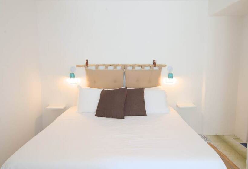 تختخواب و صبحانه Ravino Secret Retreat