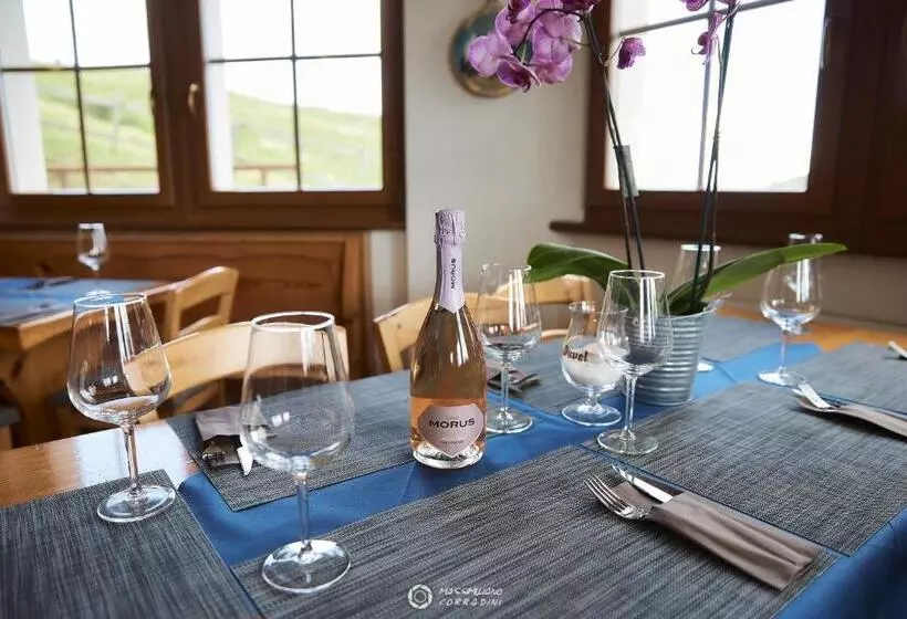 ホテル Rifugio Albergo Graziani