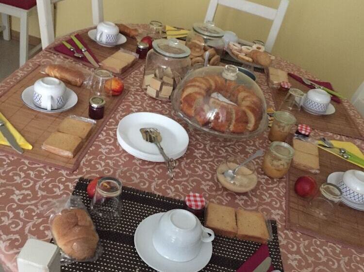 تختخواب و صبحانه Da Noi