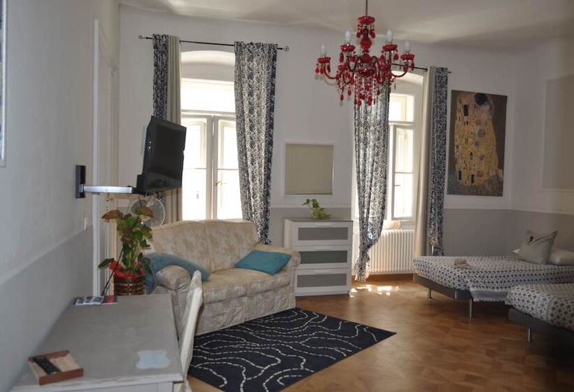 تختخواب و صبحانه Da Noi