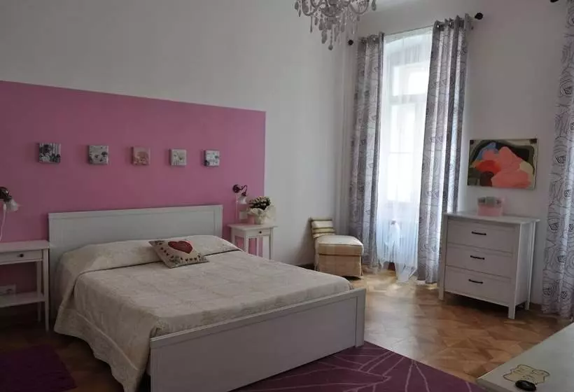 تختخواب و صبحانه Da Noi