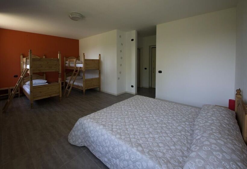 Cascina Monte Diviso   Hostel