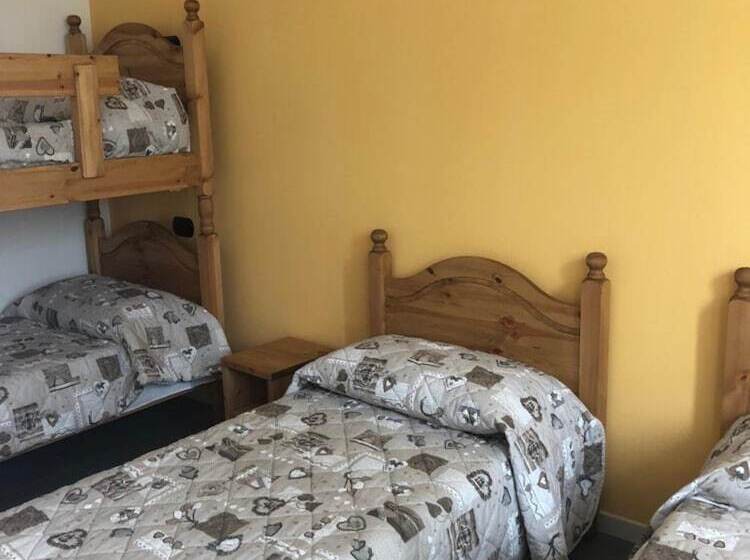 Cascina Monte Diviso   Hostel