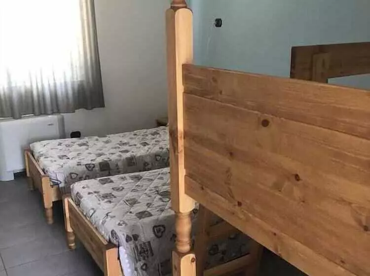 Cascina Monte Diviso   Hostel