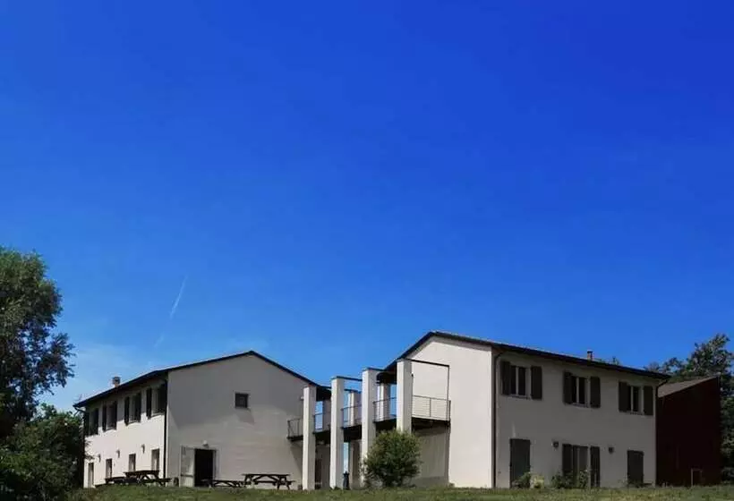 Cascina Monte Diviso   Hostel
