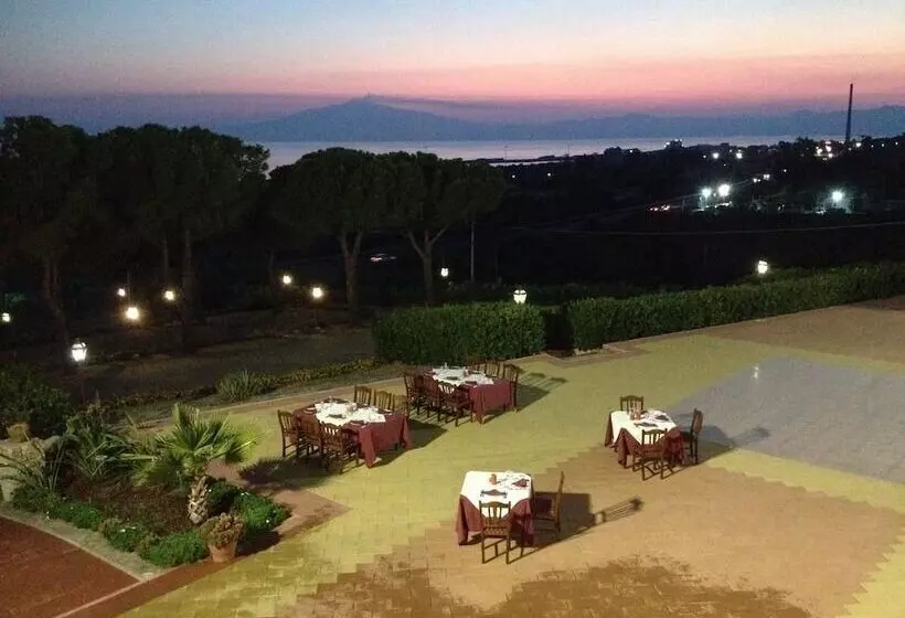 مسافرخانه Casina Dei Mille