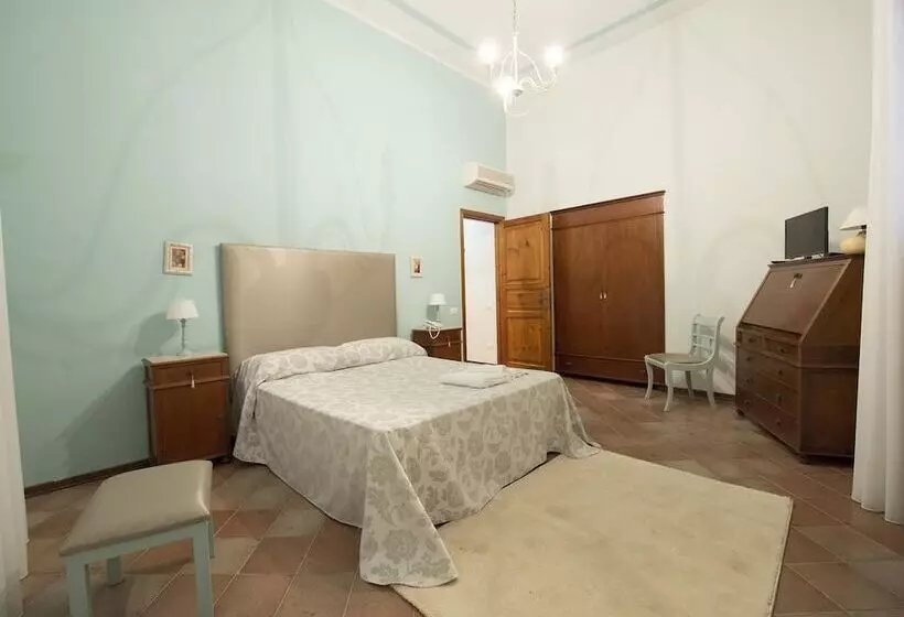 مسافرخانه Casina Dei Mille