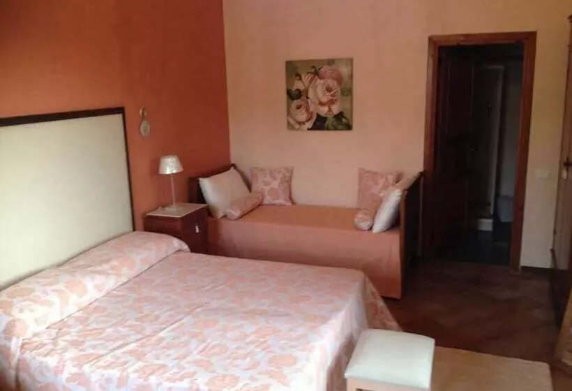 مسافرخانه Casina Dei Mille