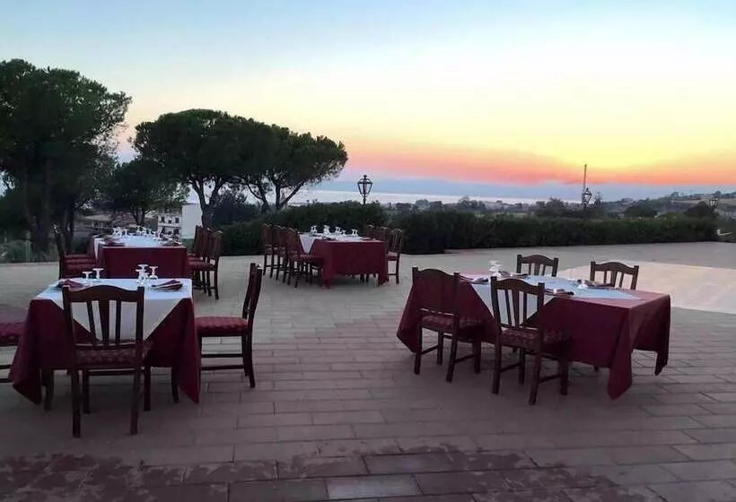 مسافرخانه Casina Dei Mille