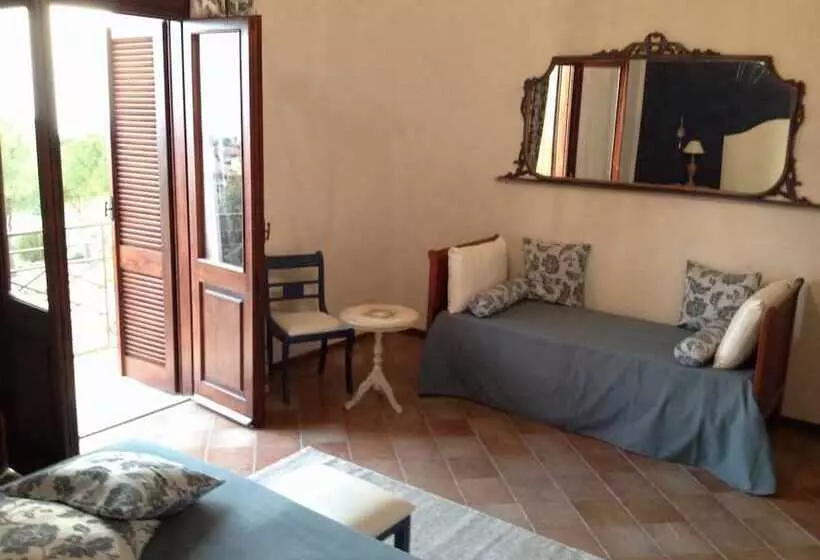 مسافرخانه Casina Dei Mille