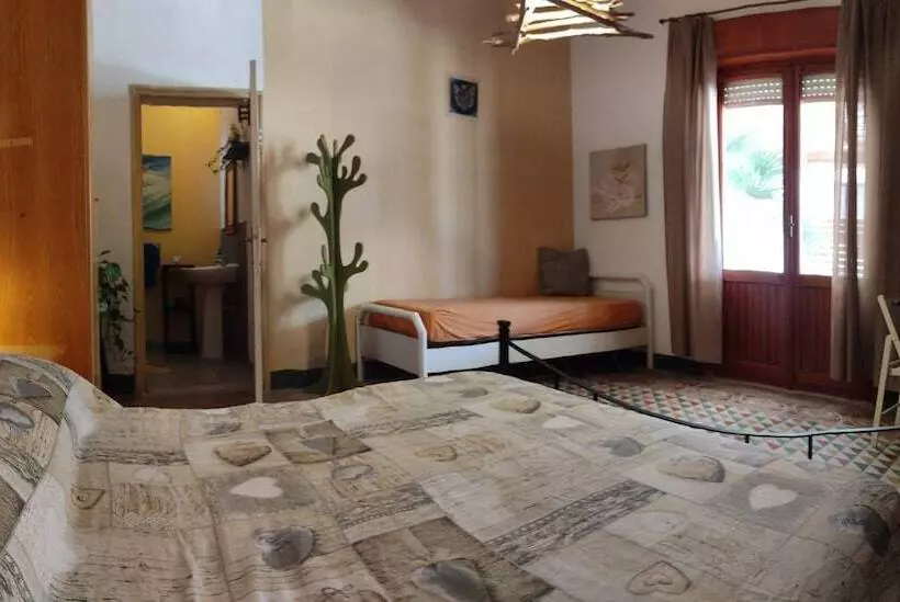 پانسیون Amélie House