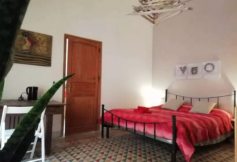 پانسیون Amélie House