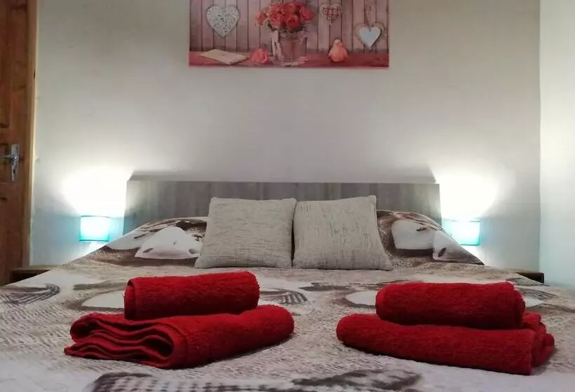 پانسیون Amélie House