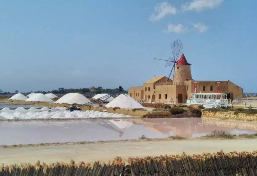پانسیون Amélie House