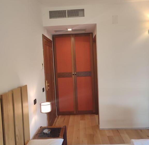 ベッドアンドブレックファースト Altana