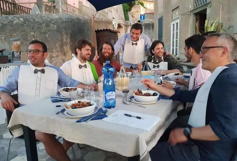 تختخواب و صبحانه Villa Eugenia