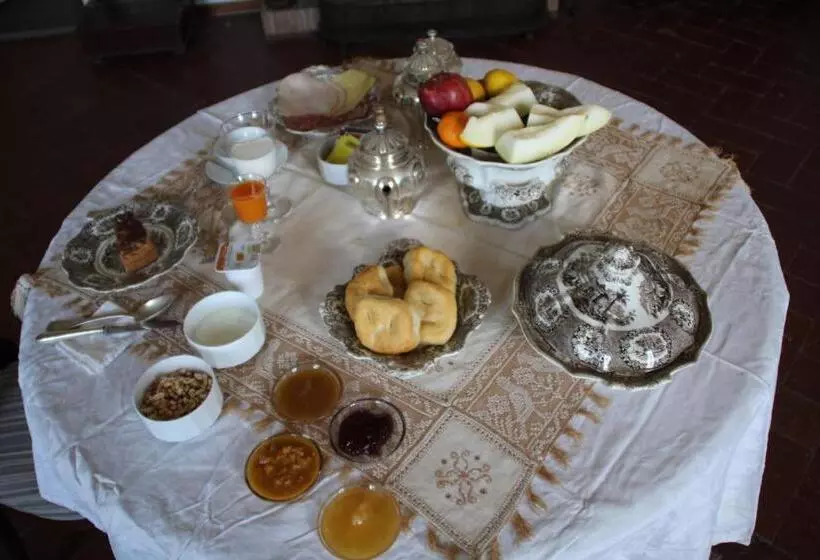 تختخواب و صبحانه Villa Eugenia