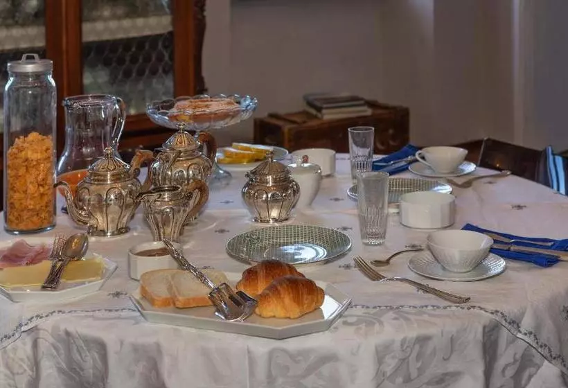 تختخواب و صبحانه Villa Eugenia