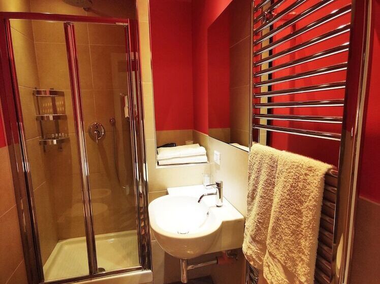 酒店 Palermo Stay Centro 120 Rodionoff & Eleganza E Facilità Di Accesso A Aeroporto E Spiaggia Mondello