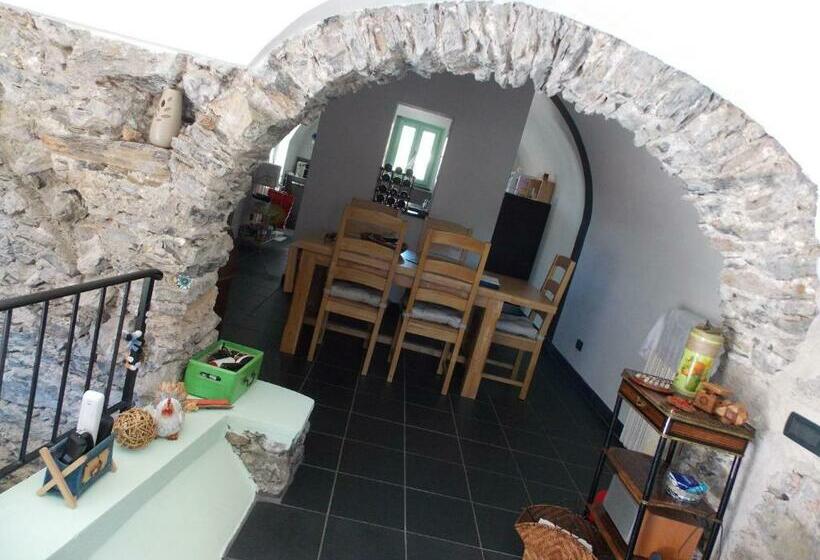 Arvé Castelbianco   B&b E Appartamento