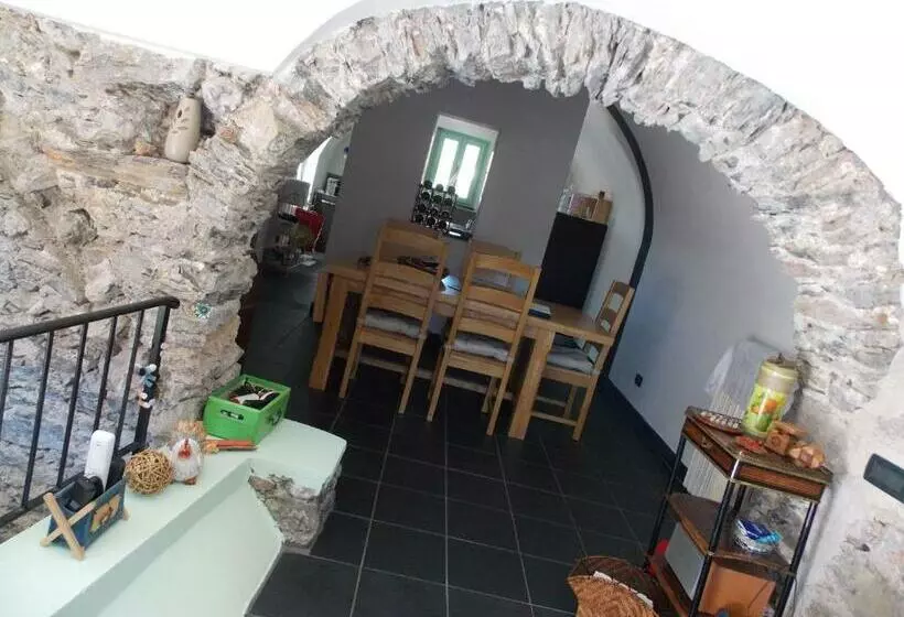 Arvé Castelbianco   B&b E Appartamento