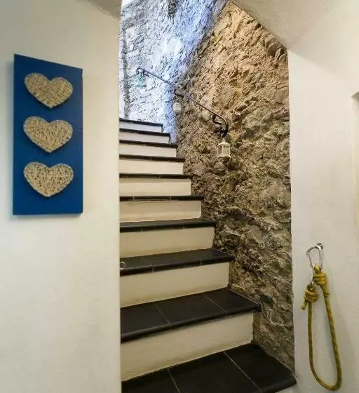 Arvé Castelbianco   B&b E Appartamento