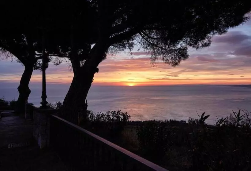 تختخواب و صبحانه Best Vasto