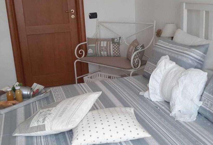 פנסיון Betì House Hearts And Roses Guesthouse