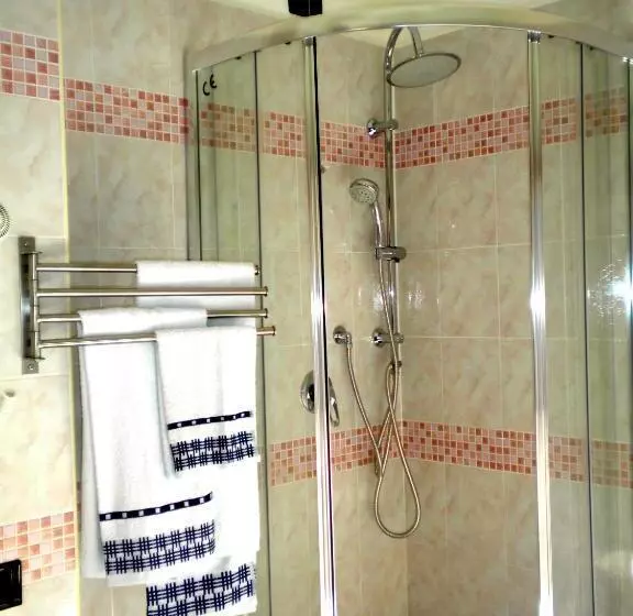 Majatalo Top Suit Uno   Guest House