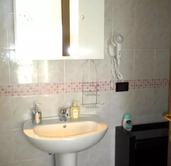 Majatalo Top Suit Uno   Guest House