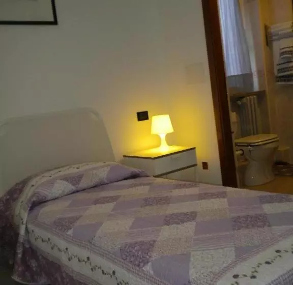 Majatalo Top Suit Uno   Guest House