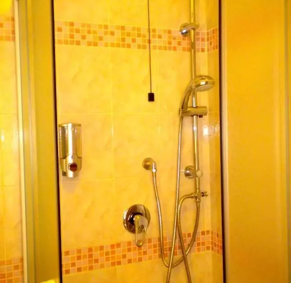 Majatalo Top Suit Uno   Guest House