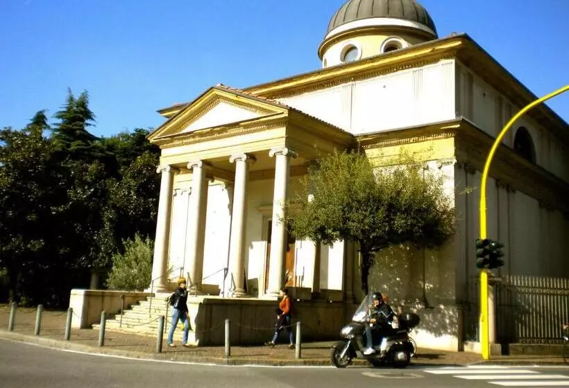 Majatalo Top Suit Uno   Guest House