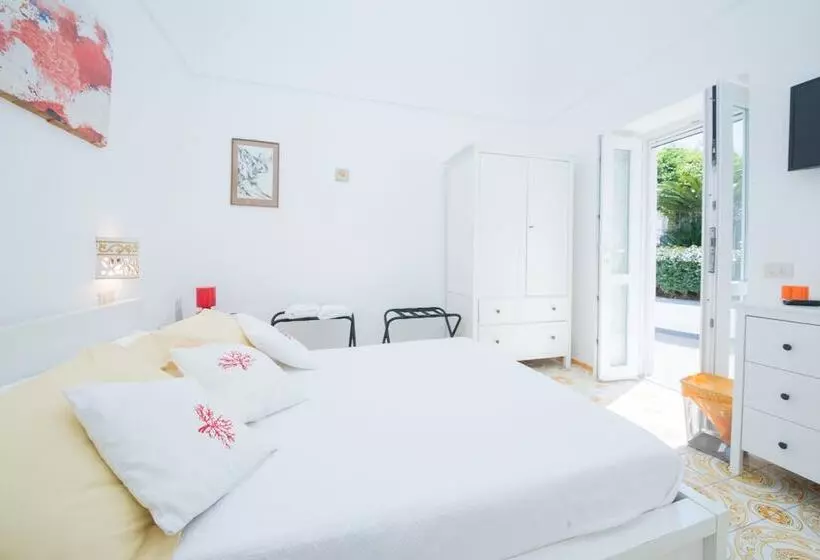 تختخواب و صبحانه Suite Villa Carolina